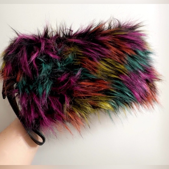 Handbags - NWOT MULTICOLORED FAUX FUR CLUTCH WRISTLET  13” X 8” BEAUTIFUL